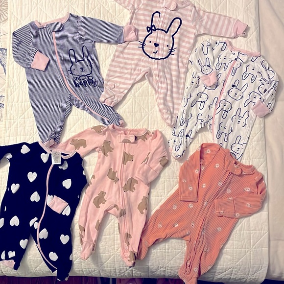 Gerber & Carter’s Preemie Footies - Picture 1 of 1